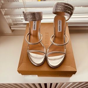 STEVE MADDEN BRAND NEW! Never Worn! Size 8.5